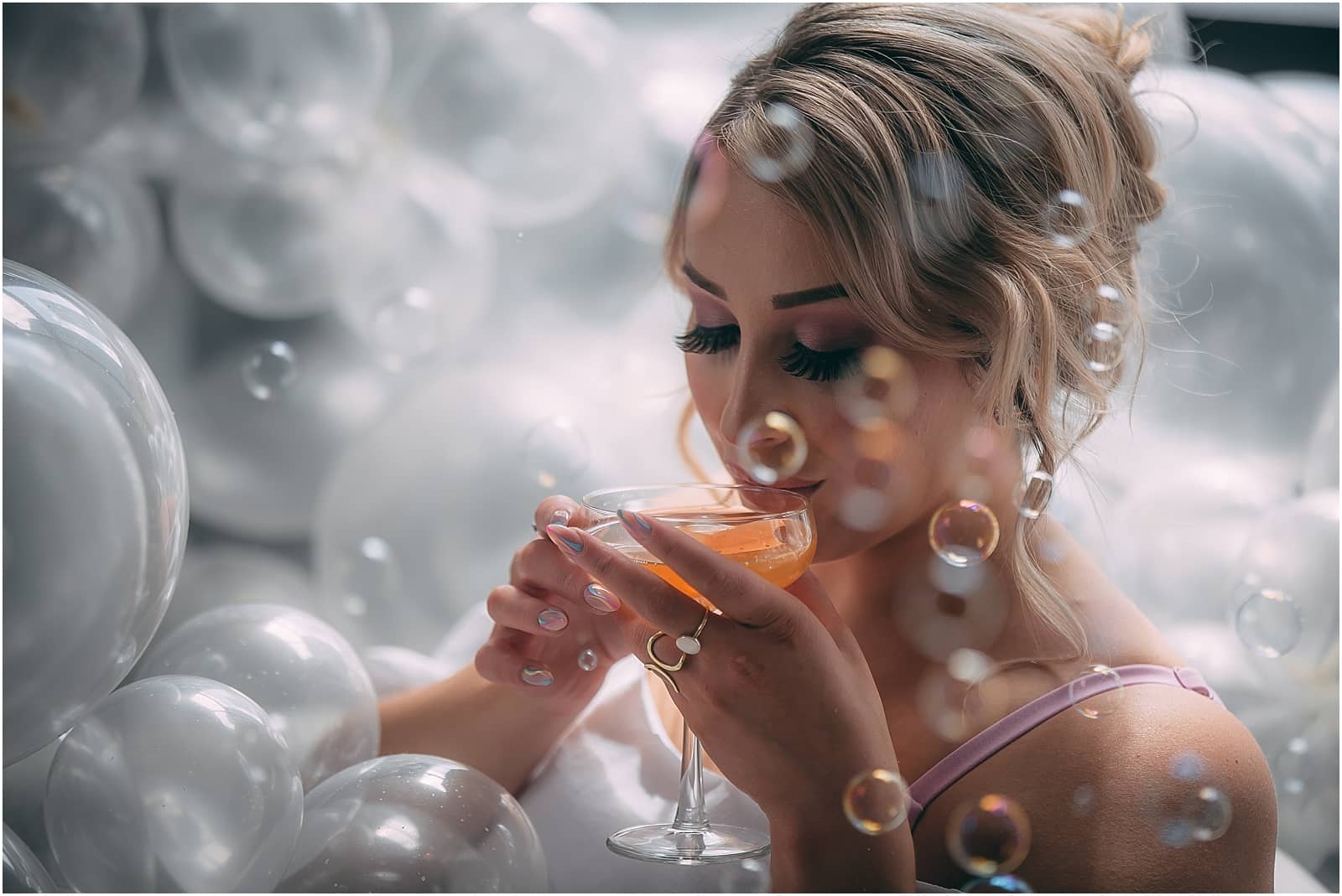Calgary Boudoir Special Event - Balloons, Bubbles and Bathtubs as a set for Boudoir Photo Sessions